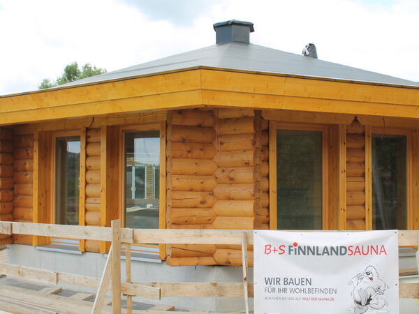Achteckiges Saunahaus aus Holz